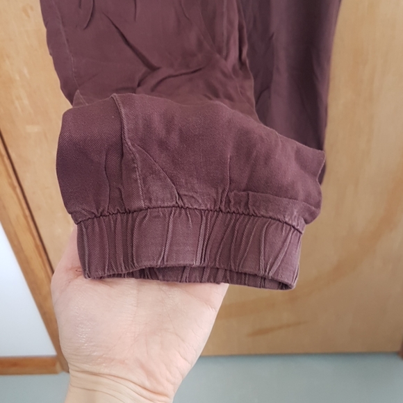 Loose fitting jogger - Picture 3 of 6